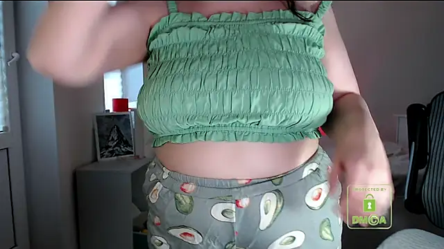 cute and hot online show from April 7, 2:52 pm