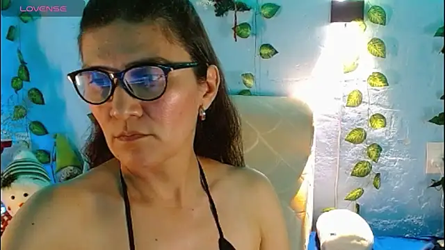 venus swet  online show from December 4, 12:35 am