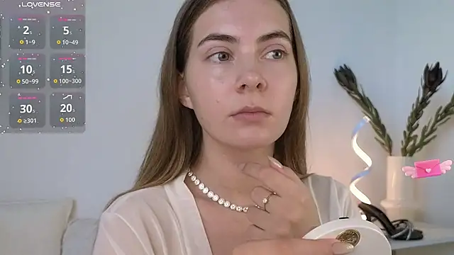 chloi hes online show from September 22, 8:57 am