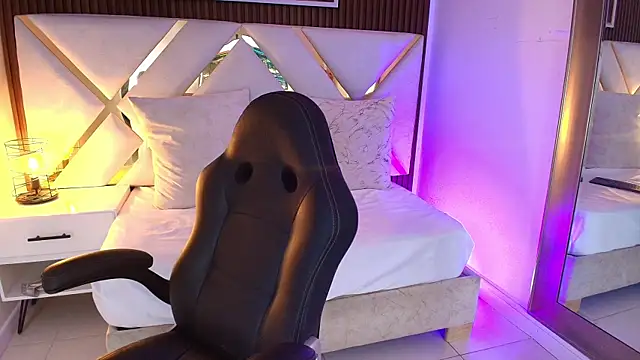 Emelie Ch1 online show from January 18, 4:47 pm