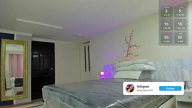 charolbruce 1 online show from November 10, 11:49 am