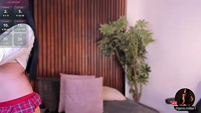 Jennmiiller  online show from October 31, 12:53 pm