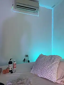 ninaht online show from February 11, 8:54 pm