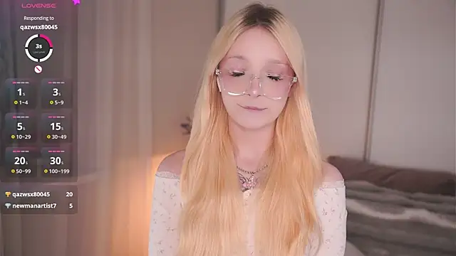 Naughty  Couplles online show from February 10, 4:10 pm