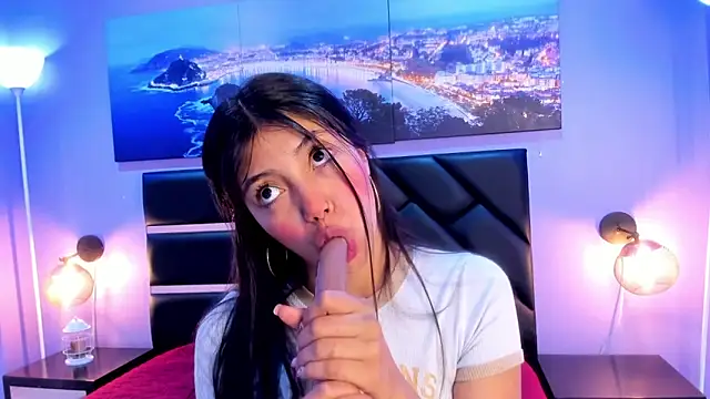 KimberlyVillaLobos online show from February 12, 11:45 am