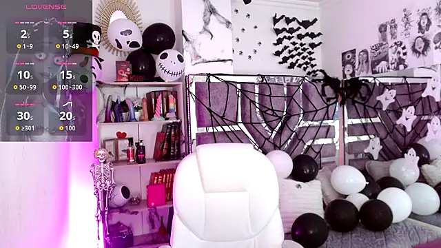 AliceWalker 11 online show from October 24, 8:38 pm