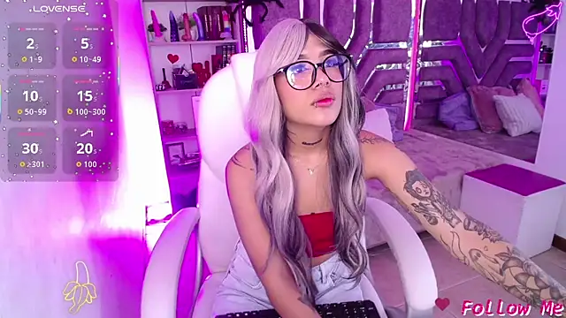 AliceWalker 11 online show from October 13, 8:11 pm