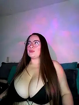 soofy   online show from June 4, 3:34 am