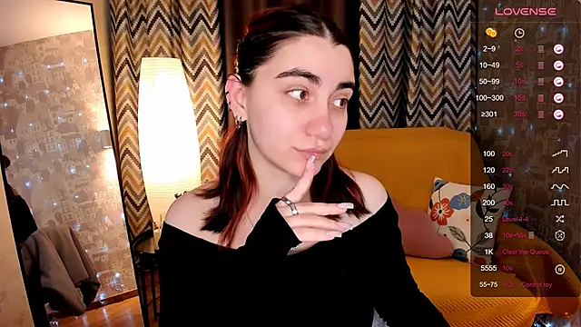 hannacheekss  online show from March 27, 2:13 am