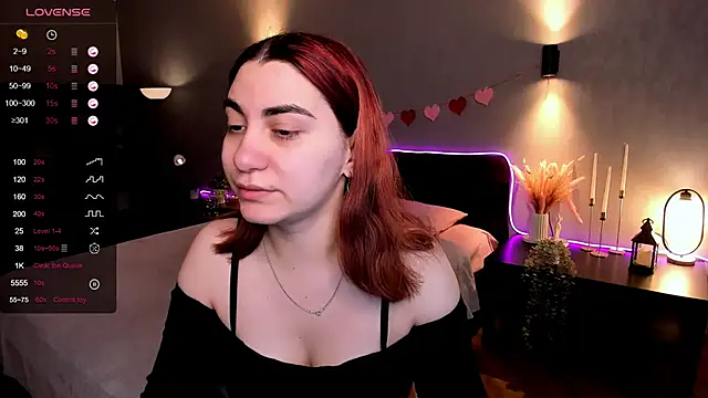 hannacheekss  online show from January 13, 2:06 am