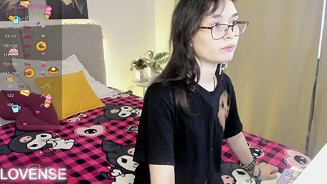 Emily Strikeee online show from March 18, 9:58 am