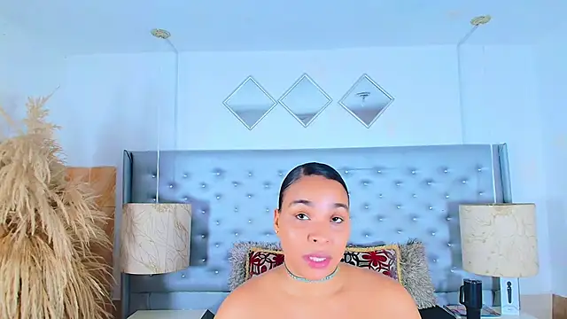 EileenBenzon online show from November 8, 4:12 pm