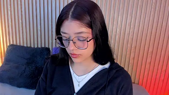 lana dol online show from October 27, 1:39 pm