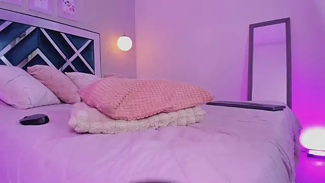 ibella7 online show from October 2, 8:25 pm