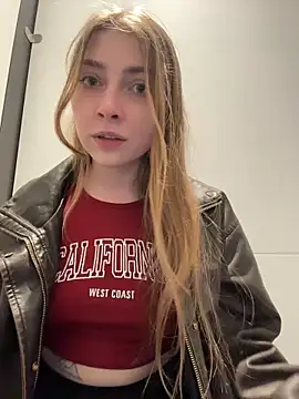 Sunny   Bunny online show from April 10, 1:17 pm