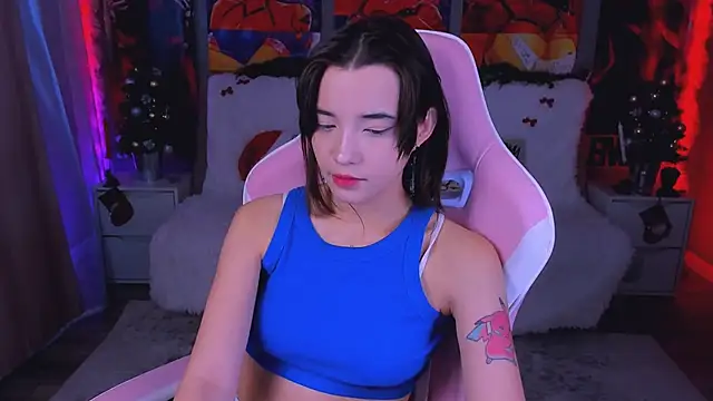 as1an girlfriend online show from January 13, 6:41 am