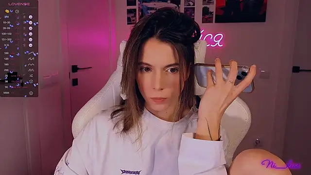  ni kiss online show from November 30, 4:44 pm