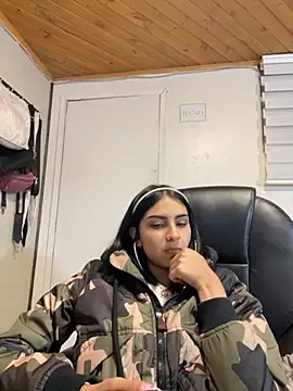 Hilary pinkk online show from October 31, 2:13 am