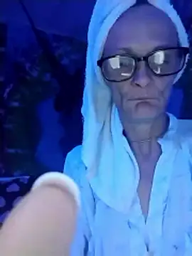 ivylee31 online show from April 9, 3:42 am