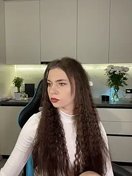 CurlyLara online show from November 29, 3:32 am