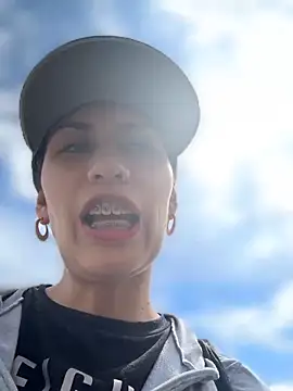 Alysson-- online show from April 8, 2:30 pm