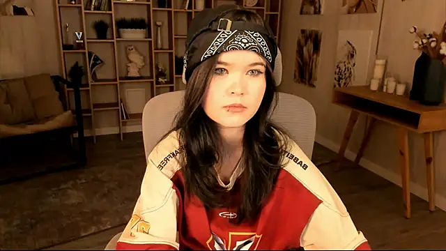 Elainebeness online show from October 8, 7:29 pm