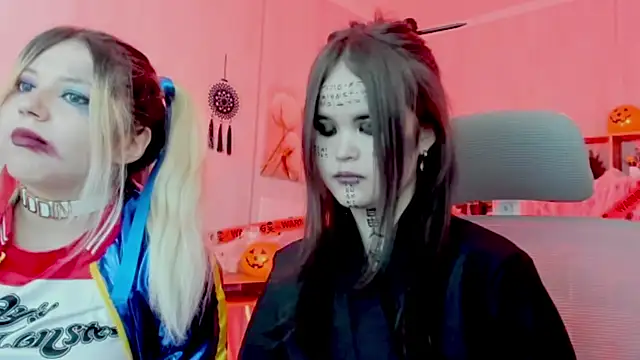 Elainebeness online show from October 30, 8:32 pm