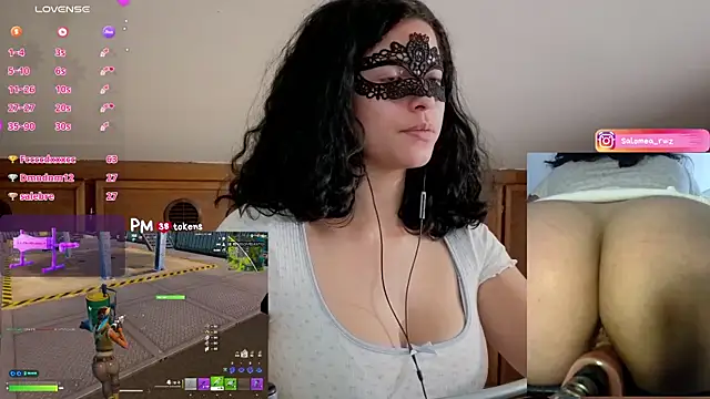 salomea r online show from April 18, 7:58 pm