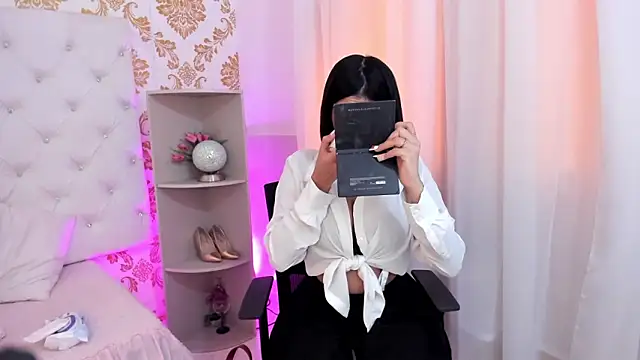 emaa lambert online show from November 4, 11:37 am