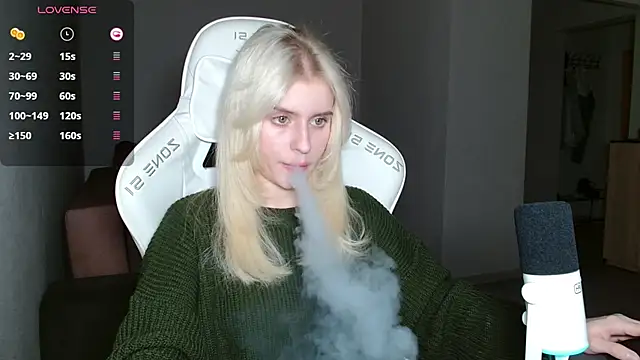 LizaKisses online show from October 4, 4:00 pm