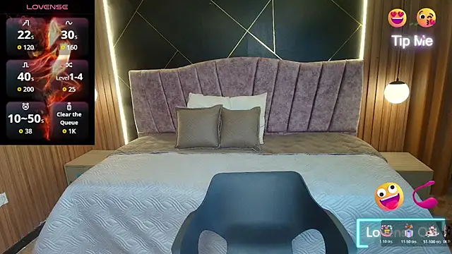 NatashaMason  online show from April 21, 7:10 pm