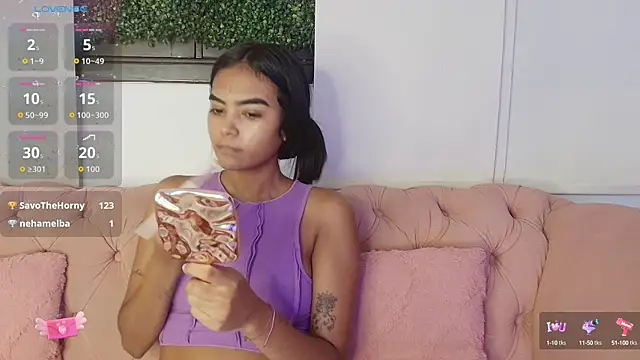 Snapshot of julieta_aguilar1 chatting on October 15, 8:00 pm julieta aguilar1 online show from October 15, 8:00 pm