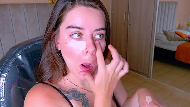 Charlotte Olsen  online show from July 9, 7:27 pm