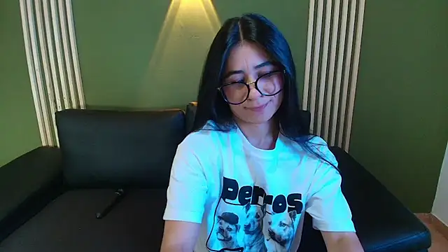 Snapshot of ChloeTurner_ chatting on October 19, 3:25 pm ChloeTurner online show from October 19, 3:25 pm