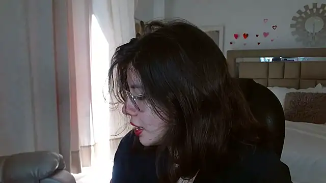 Snapshot of zoecruzz chatting on September 9, 2:17 pm zoecruzz online show from September 9, 2:17 pm