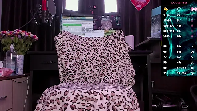 Raissa sky26 online show from November 17, 3:40 am