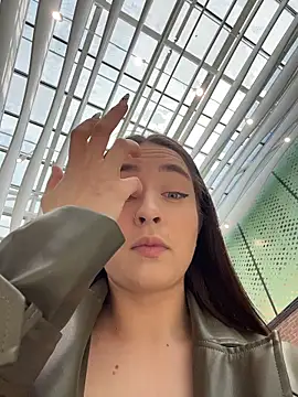 Holly Play online show from April 13, 11:55 am