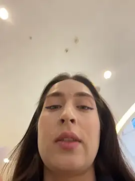 Holly Play online show from December 17, 12:09 pm