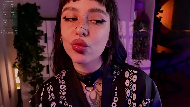 MichaellaMoon online show from March 30, 6:40 pm