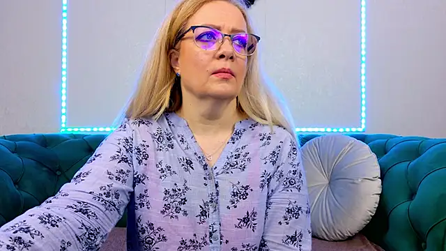 IvanaCharm online show from June 1, 3:19 am