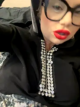 Snapshot of luna_14 chatting on October 18, 10:40 am luna 14 online show from October 18, 10:40 am