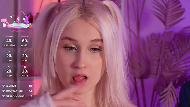 tiffannyjons online show from December 4, 7:03 pm