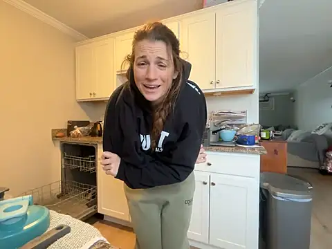 MissSwitch online show from December 16, 1:39 pm