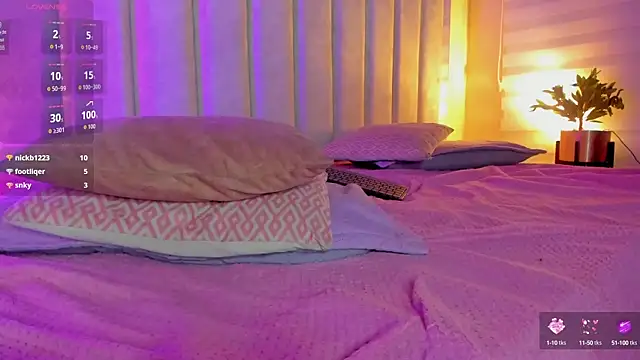 Snapshot of lil_hanna18 chatting on October 15, 8:11 pm lil hanna18 online show from October 15, 8:11 pm