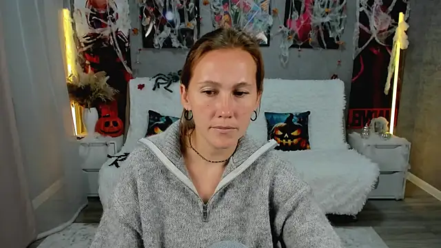 MichelleOrtis online show from October 29, 3:47 pm