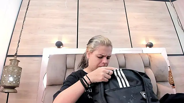 dorothy vegga online show from March 30, 3:28 am