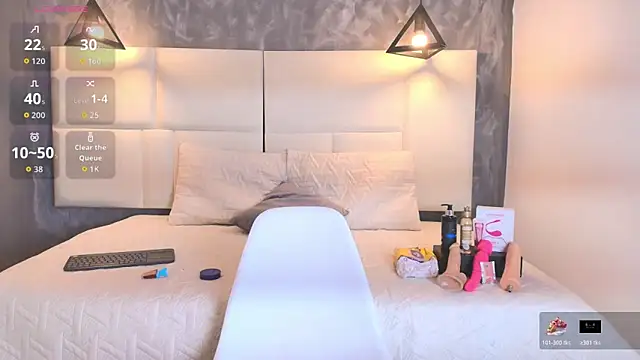 Realbadbxtch online show from October 18, 7:15 pm