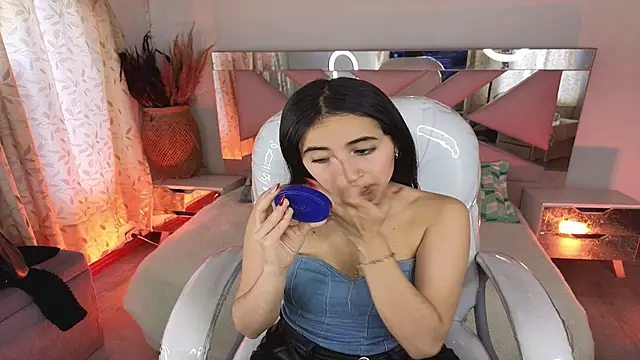 Mia Fischer online show from December 3, 7:49 pm