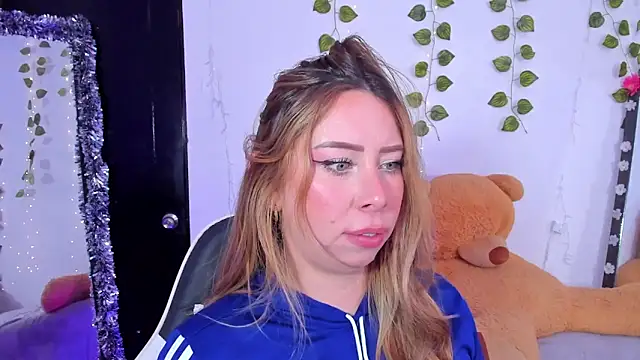 JanneKim online show from March 11, 2:31 pm