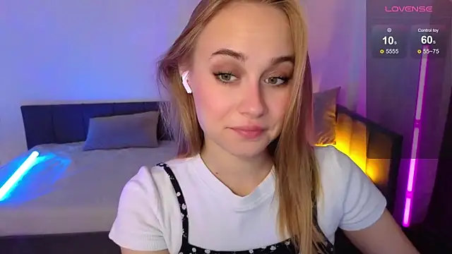 LianaBright online show from September 18, 2:43 am